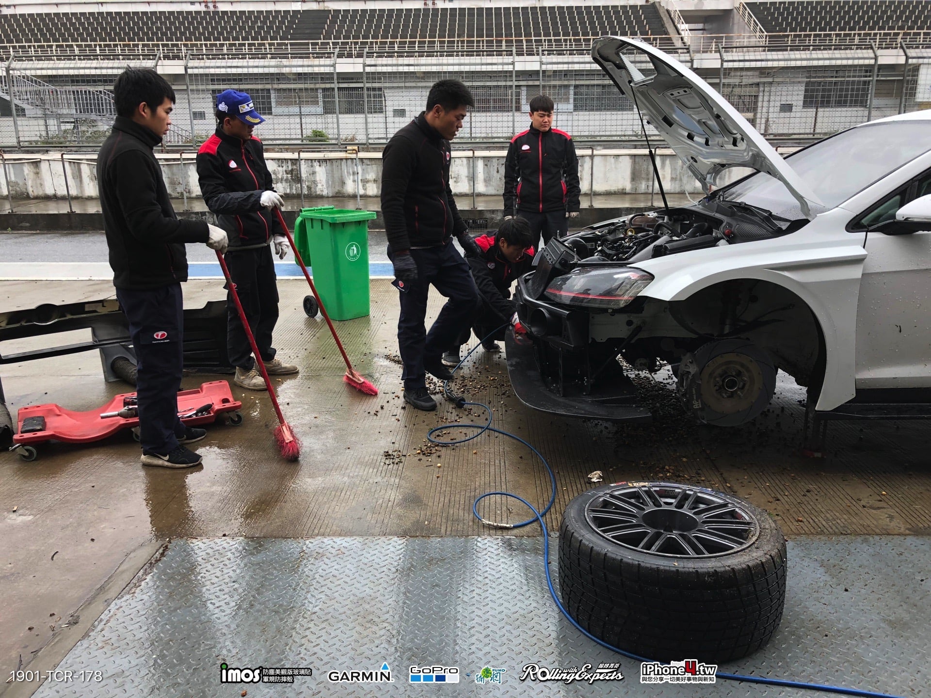 《吉米帶你去》採購並試駕VW GOLF GTI TCR 工廠賽車