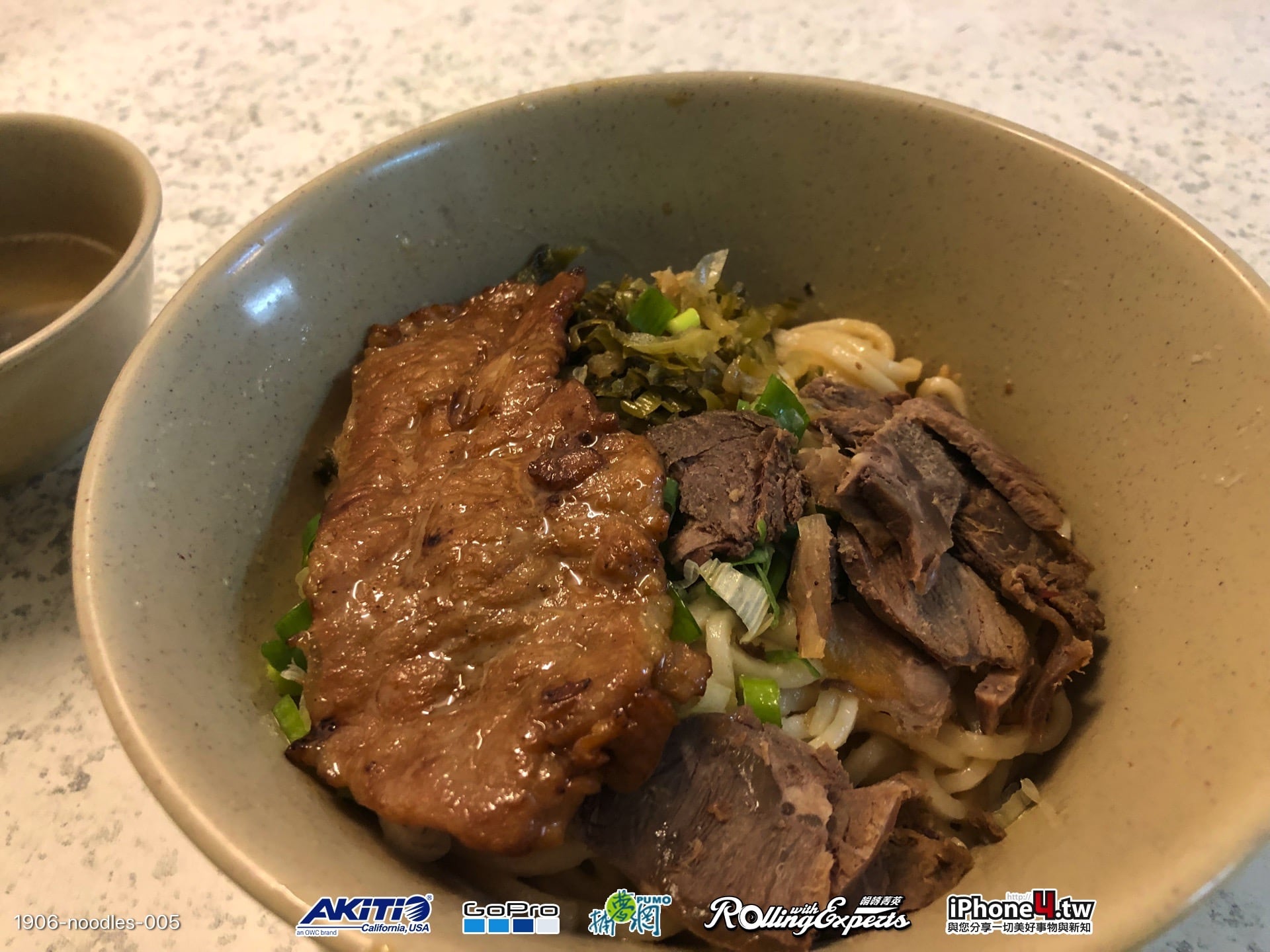 文化人強烈推薦的大陸麵店與牛肉拌麵