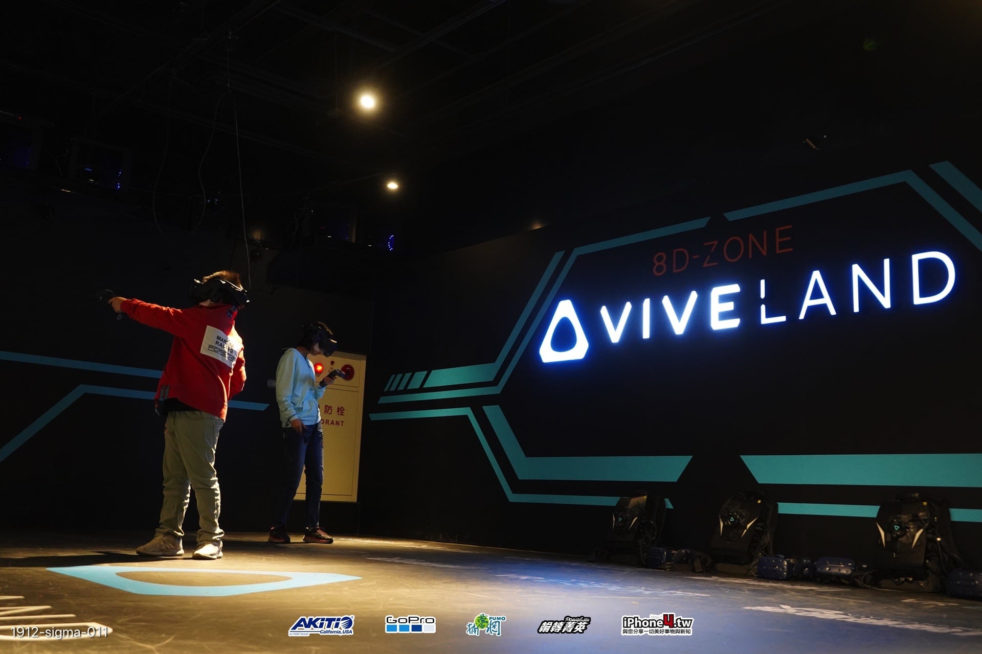 《吉米帶你去》VIVELAND遊玩《拆解核彈危機》祕境逃脫VR遊戲
