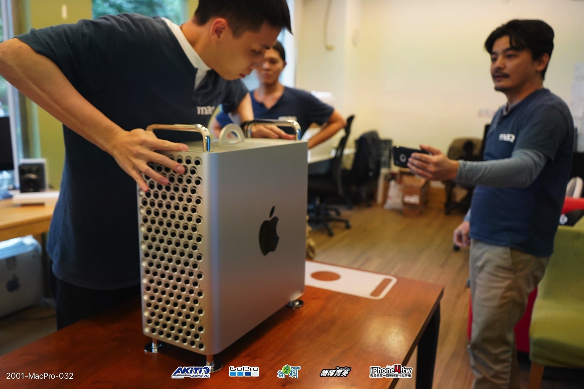 《吉米帶你去》MAQ找阿昇開箱Mac Pro 2019